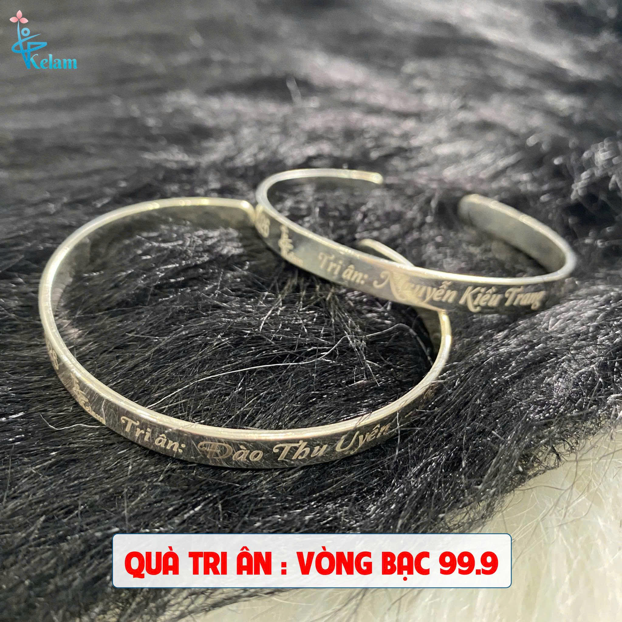 Vòng bạc tri ân khắc tên Đào Thu Uyên và Nguyễn Kiều Trang kỷ niệm 5 năm Kelam Center 2021-2026.