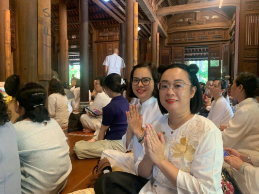 Chị Lan Phương tham dự khóa tu cùng cộng đồng